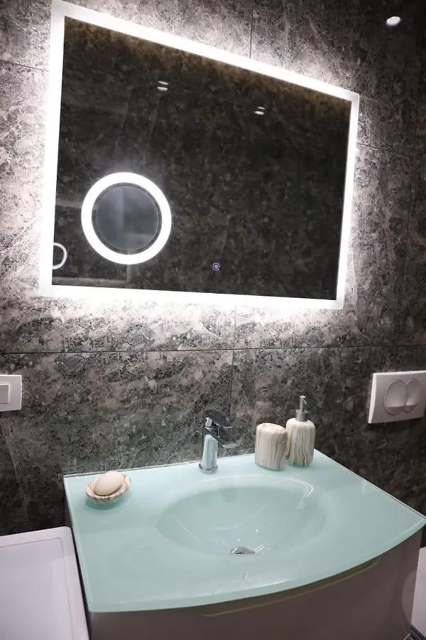 Lungomare Perfect View Apartment Vlore