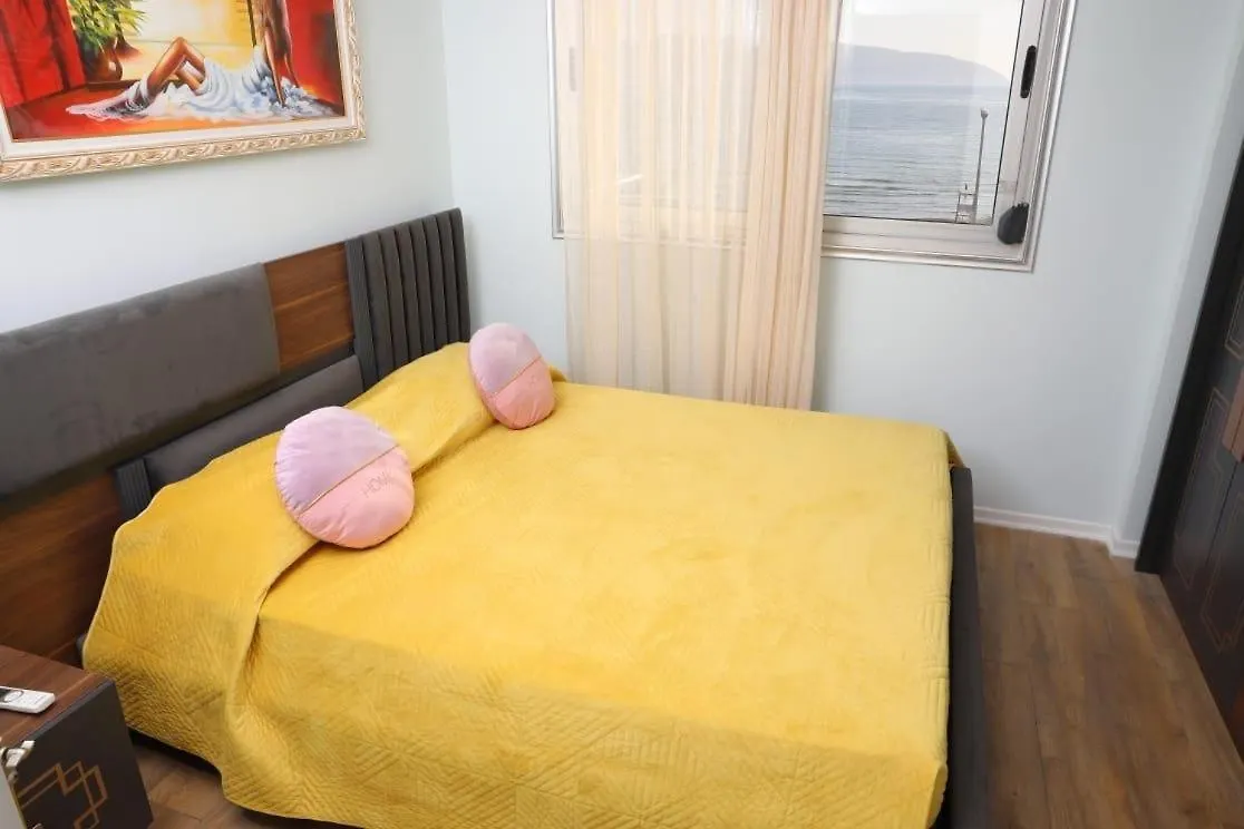 Lungomare Perfect View Apartment Vlore